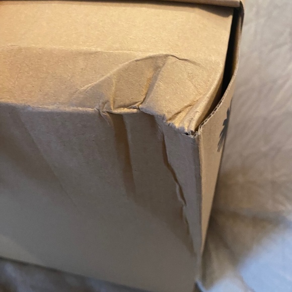 NEW IN BOX! UGG Ashton High Chelsea Boot - Picture 16 of 16